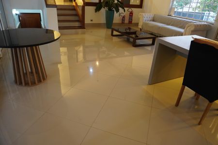 Casa para alugar com 330m², 3 quartos e 2 vagasSala 1