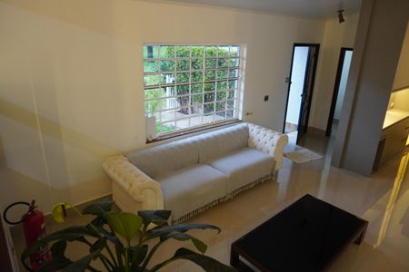 Casa para alugar com 330m², 3 quartos e 2 vagasSala 1