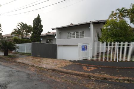 Casa para alugar com 330m², 3 quartos e 2 vagasFachada