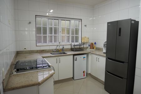 Casa para alugar com 330m², 3 quartos e 2 vagasCozinha