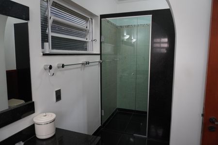 Casa para alugar com 330m², 3 quartos e 2 vagasBanheiro da Suíte 3
