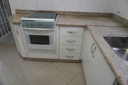 Casa para alugar com 330m², 3 quartos e 2 vagasCozinha