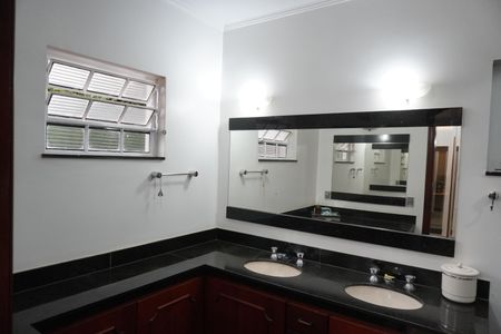 Casa para alugar com 330m², 3 quartos e 2 vagasBanheiro da Suíte 3