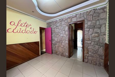 Casa para alugar com 3 quartos, 300m² em Sagrada Família, Belo Horizonte