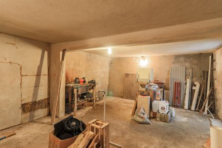 Casa à venda com 373m², 8 quartos e 4 vagasPorão