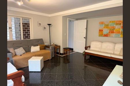 Casa à venda com 4 quartos, 217m² em Itaipu, Niterói