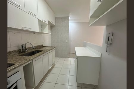 Cozinha de apartamento à venda com 2 quartos, 61m² em Jardim Tupanci, Barueri