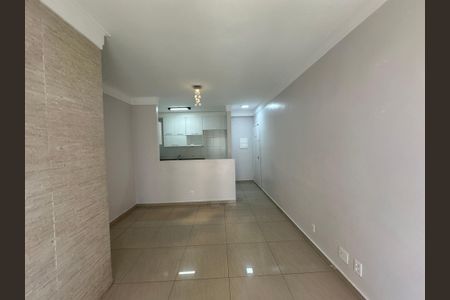 Sala de apartamento à venda com 2 quartos, 61m² em Jardim Tupanci, Barueri