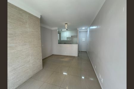 Sala de apartamento à venda com 2 quartos, 61m² em Jardim Tupanci, Barueri