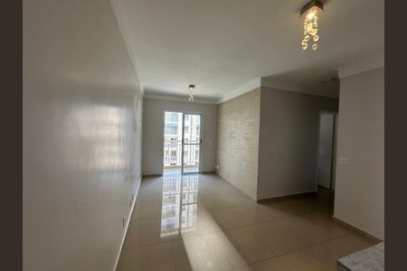 Sala de apartamento à venda com 2 quartos, 61m² em Jardim Tupanci, Barueri