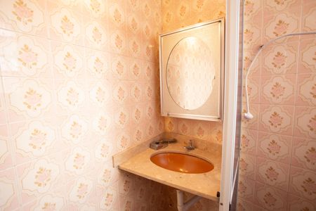 Casa para alugar com 60m², 2 quartos e 1 vaga Casa para alugar com 60m², 2 quartos e 1 vagaBANHEIRO