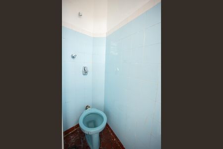 Casa para alugar com 60m², 2 quartos e 1 vaga Casa para alugar com 60m², 2 quartos e 1 vagaLAVABO DA ÁREA DE SERVIÇO