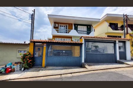 Casa para alugar com 450m², 3 quartos e 4 vagas Casa para alugar com 450m², 3 quartos e 4 vagasFachada