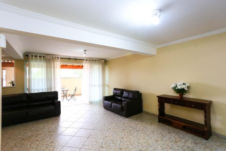 Casa para alugar com 450m², 3 quartos e 4 vagas Casa para alugar com 450m², 3 quartos e 4 vagassala 2