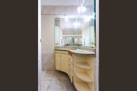 Casa para alugar com 450m², 3 quartos e 4 vagas Casa para alugar com 450m², 3 quartos e 4 vagasBanheiro da Suíte 2