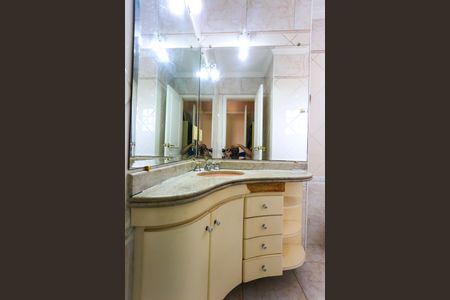 Casa para alugar com 450m², 3 quartos e 4 vagas Casa para alugar com 450m², 3 quartos e 4 vagasBanheiro da Suíte 2