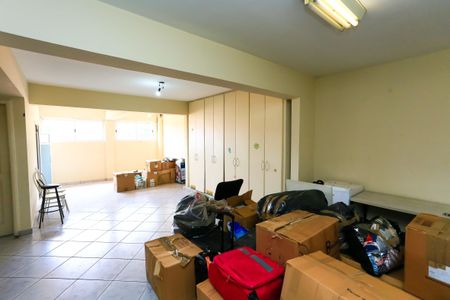 Casa para alugar com 450m², 3 quartos e 4 vagas Casa para alugar com 450m², 3 quartos e 4 vagasÁrea comum - Salão de festas