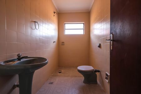 Casa à venda com 269m², 3 quartos e 2 vagasBanheiro Social