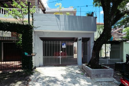 Casa à venda com 269m², 3 quartos e 2 vagasFachada