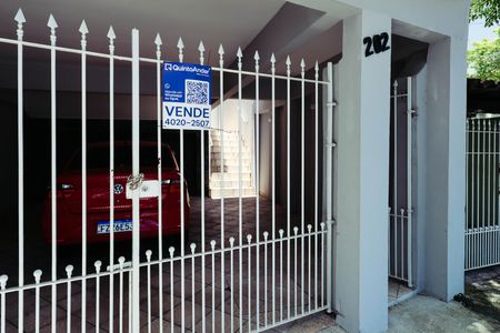 Casa à venda com 269m², 3 quartos e 2 vagasFachada