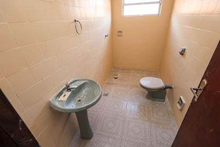 Casa à venda com 269m², 3 quartos e 2 vagasBanheiro Social