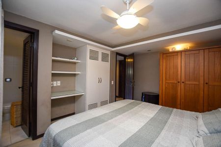 Casa à venda com 7 quartos, 250m² em Itaipu, Niterói