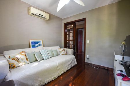 Casa à venda com 7 quartos, 250m² em Itaipu, Niterói