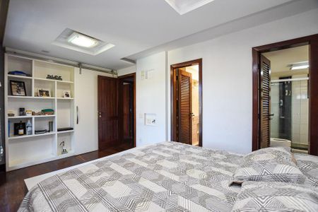 Casa à venda com 7 quartos, 250m² em Itaipu, Niterói