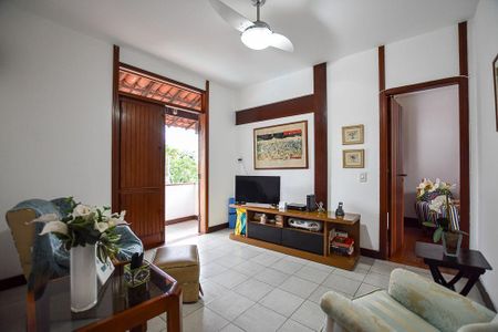 Casa à venda com 4 quartos, 330m² em Itaipu, Niterói