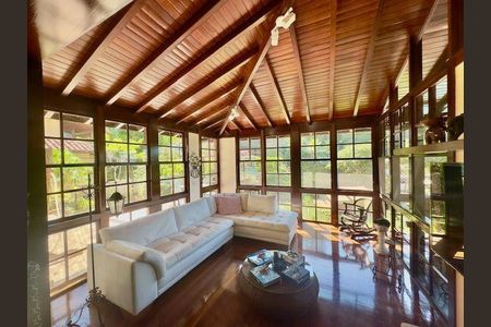 Casa à venda com 4 quartos, 600m² em Itaipu, Niterói