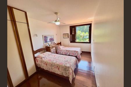 Casa à venda com 4 quartos, 600m² em Itaipu, Niterói