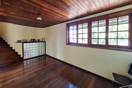 Casa de condomínio à venda com 450m², 3 quartos e 4 vagas Casa de condomínio à venda com 450m², 3 quartos e 4 vagasSala 3