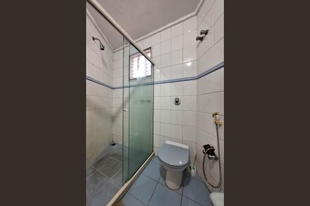 Casa de condomínio à venda com 450m², 3 quartos e 4 vagas Casa de condomínio à venda com 450m², 3 quartos e 4 vagasBanheiro 1