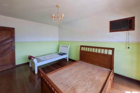 Casa de condomínio à venda com 450m², 3 quartos e 4 vagas Casa de condomínio à venda com 450m², 3 quartos e 4 vagasQuarto 2