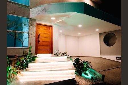 Casa à venda com 5 quartos, 373m² em Rio do Ouro, Niterói