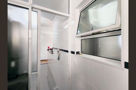 Apartamento à venda com 83m², 3 quartos e 2 vagas Apartamento à venda com 83m², 3 quartos e 2 vagasCozinha e Área de Serviço