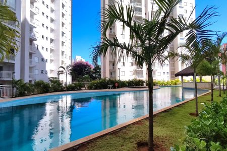 Apartamento à venda com 83m², 3 quartos e 2 vagas Apartamento à venda com 83m², 3 quartos e 2 vagasÁrea comum - Piscina