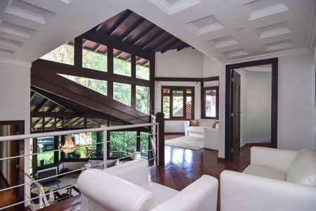 Casa à venda com 4 quartos, 425m² em Itaipu, Niterói