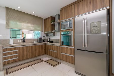 Cozinha de casa à venda com 3 quartos, 350m² em Jardim Santa Teresinha, São Paulo