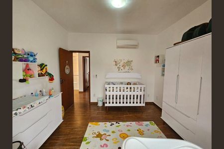 Casa à venda com 4 quartos, 181m² em Várzea das Moças, Niterói