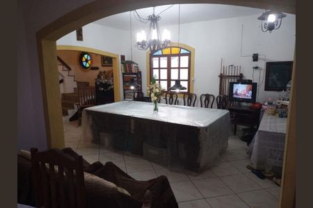 Casa à venda com 3 quartos, 200m² em Piratininga, Niterói