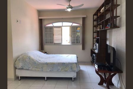 Casa à venda com 3 quartos, 216m² em Piratininga, Niterói