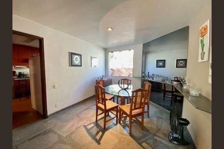 Casa à venda com 4 quartos, 440m² em Cubango, Niterói