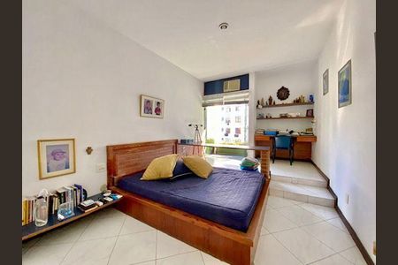 Casa à venda com 4 quartos, 440m² em Cubango, Niterói