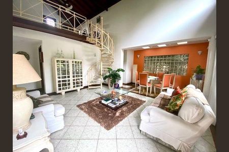 Casa à venda com 3 quartos, 150m² em Piratininga, Niterói