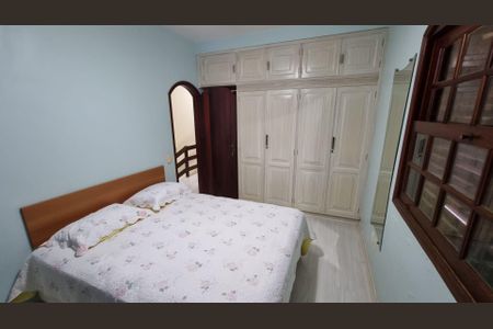 Casa à venda com 4 quartos, 253m² em Jardim Imbuí, Niterói