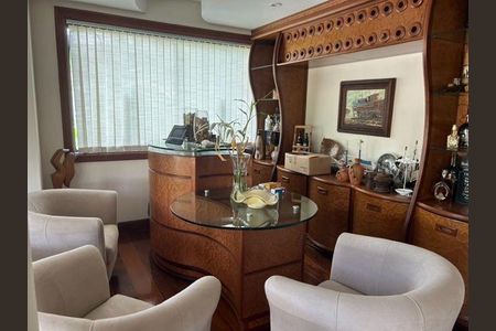 Casa à venda com 5 quartos, 550m² em Piratininga, Niterói