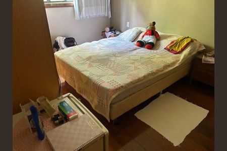 Casa à venda com 5 quartos, 550m² em Piratininga, Niterói