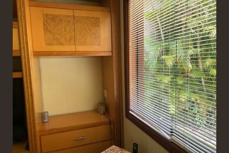 Casa à venda com 5 quartos, 550m² em Piratininga, Niterói