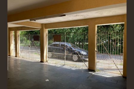 Casa à venda com 250m², 3 quartos e 3 vagasFoto 03